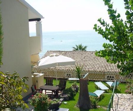 Menigos Resort House Agios Gordios  Exterior foto