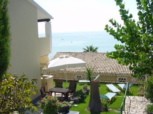 Menigos Resort House Agios Gordios  Exterior foto