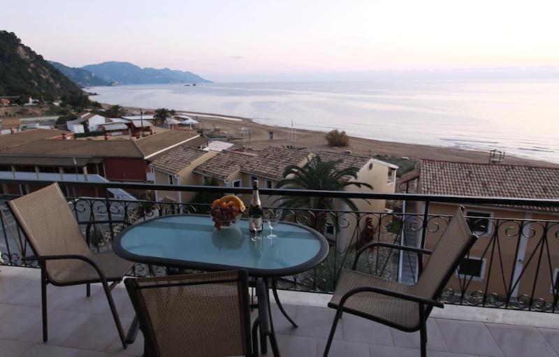 Menigos Resort House Agios Gordios  Exterior foto