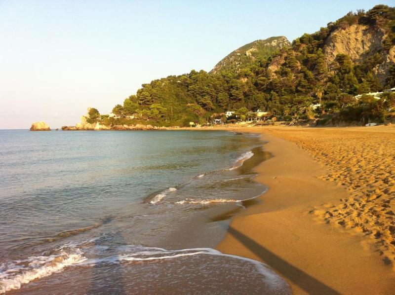 Menigos Resort House Agios Gordios  Exterior foto